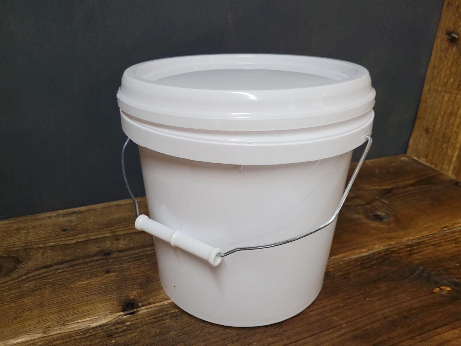 Honey buckets Mantel Farm
