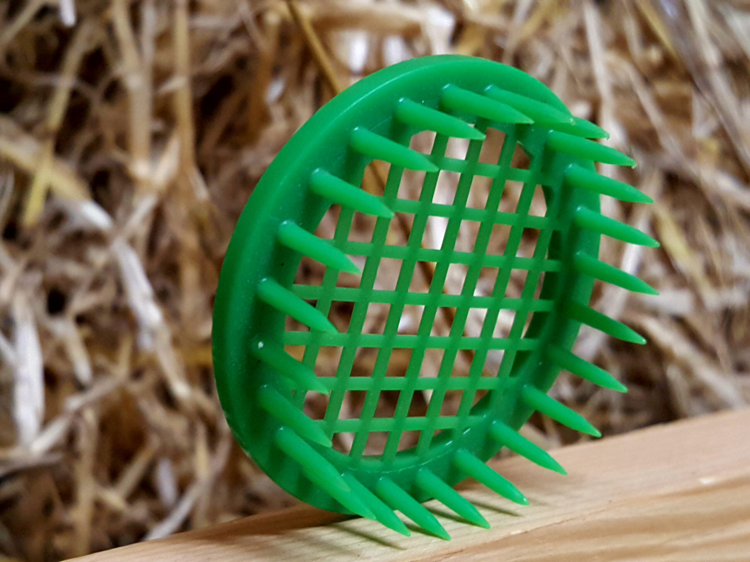 Queen Marker press-in cage